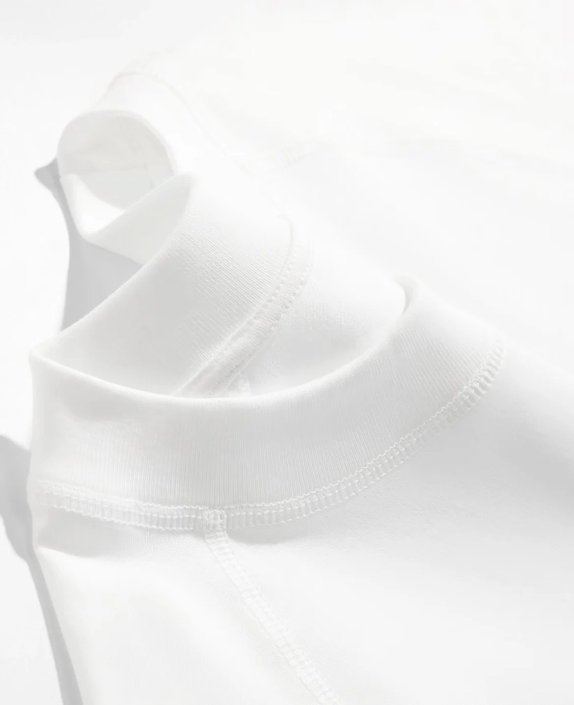 MAD 001 เสื้อยืดแบรนด์มินิมอลล - Streetwear Brand Aesthetic บทวิจารณ์และราคา